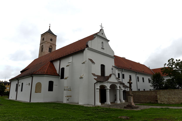 Отворен обновљени Фрањевачки самостан у Бачу